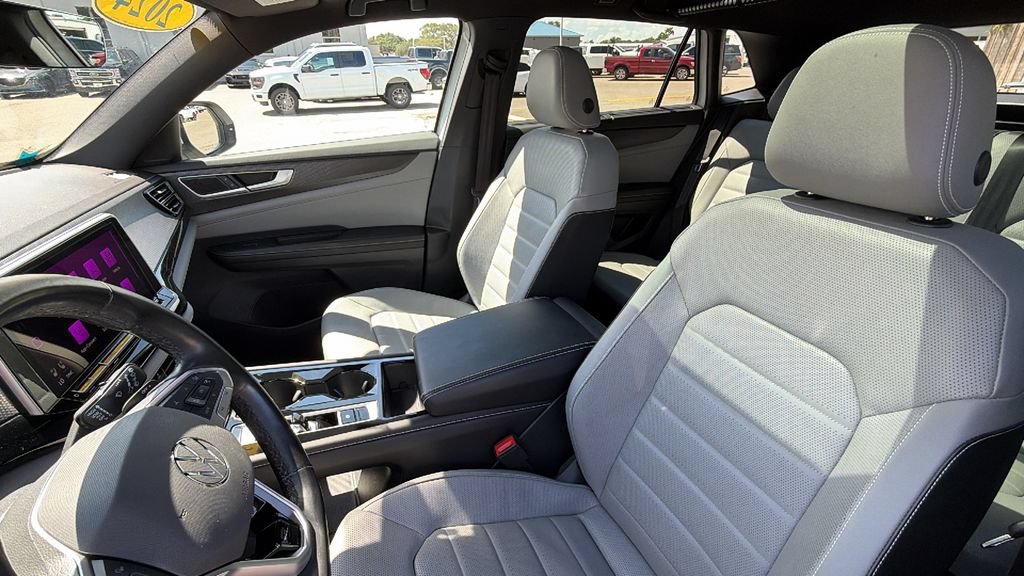 Used 2024 Volkswagen Atlas Cross Sport SEL R-Line AWD/4WD image 22
