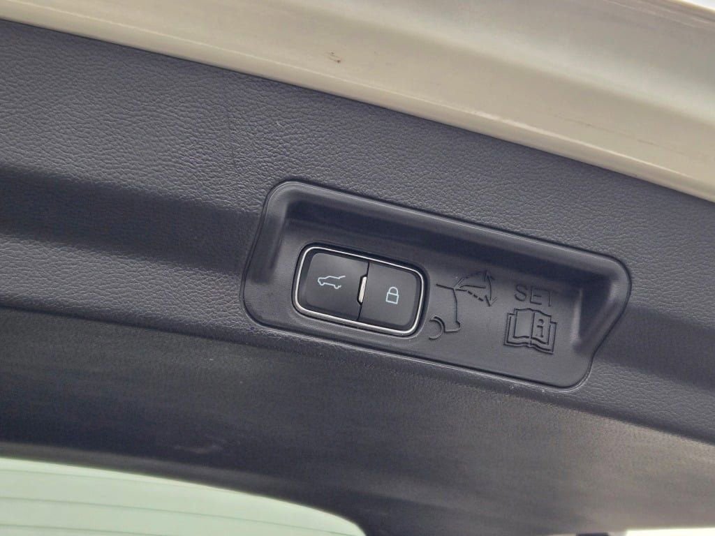 Certified 2025 Ford Explorer ST image 16