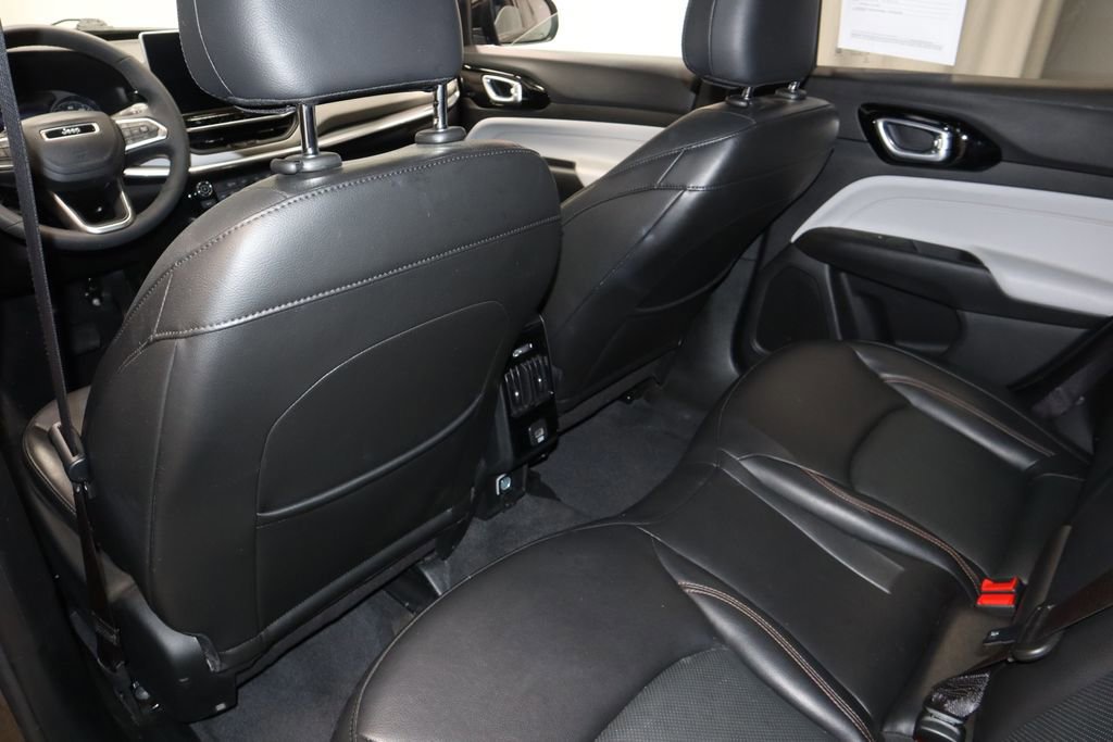 Used 2023 Jeep Compass Limited image 21
