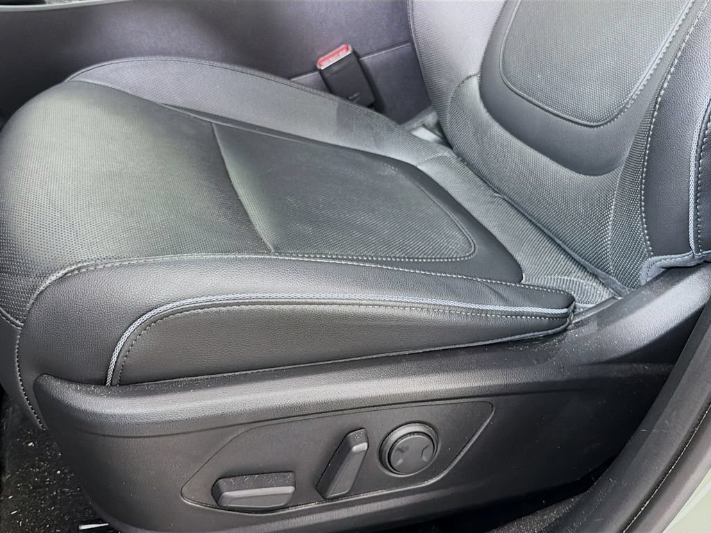 Used 2023 Hyundai Santa Cruz Limited AWD/4WD image 25