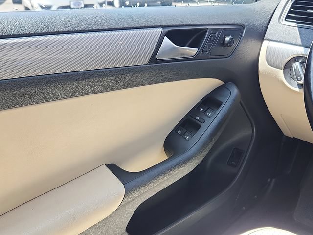 Used 2017 Volkswagen Jetta SE FWD image 11