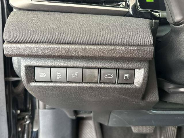 Used 2025 Toyota Camry LE FWD image 25
