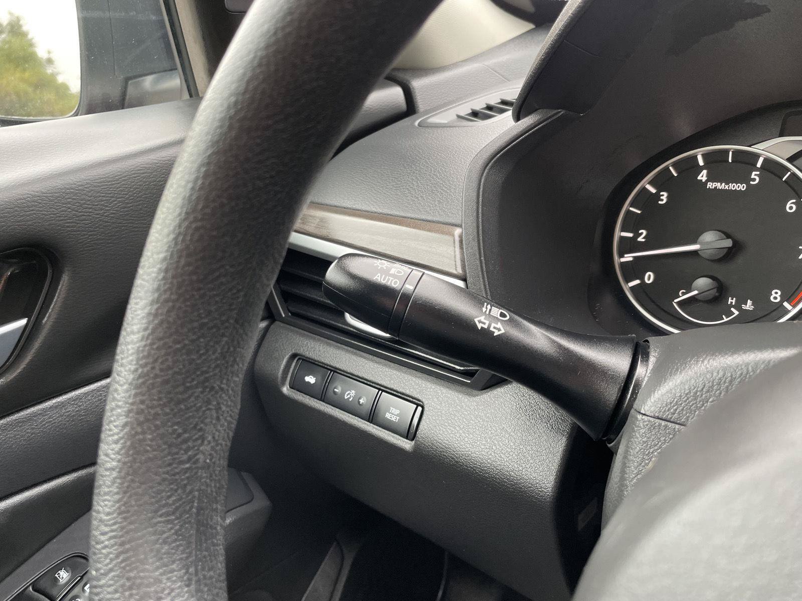 Used 2025 Nissan Altima 2.5 SV FWD image 14