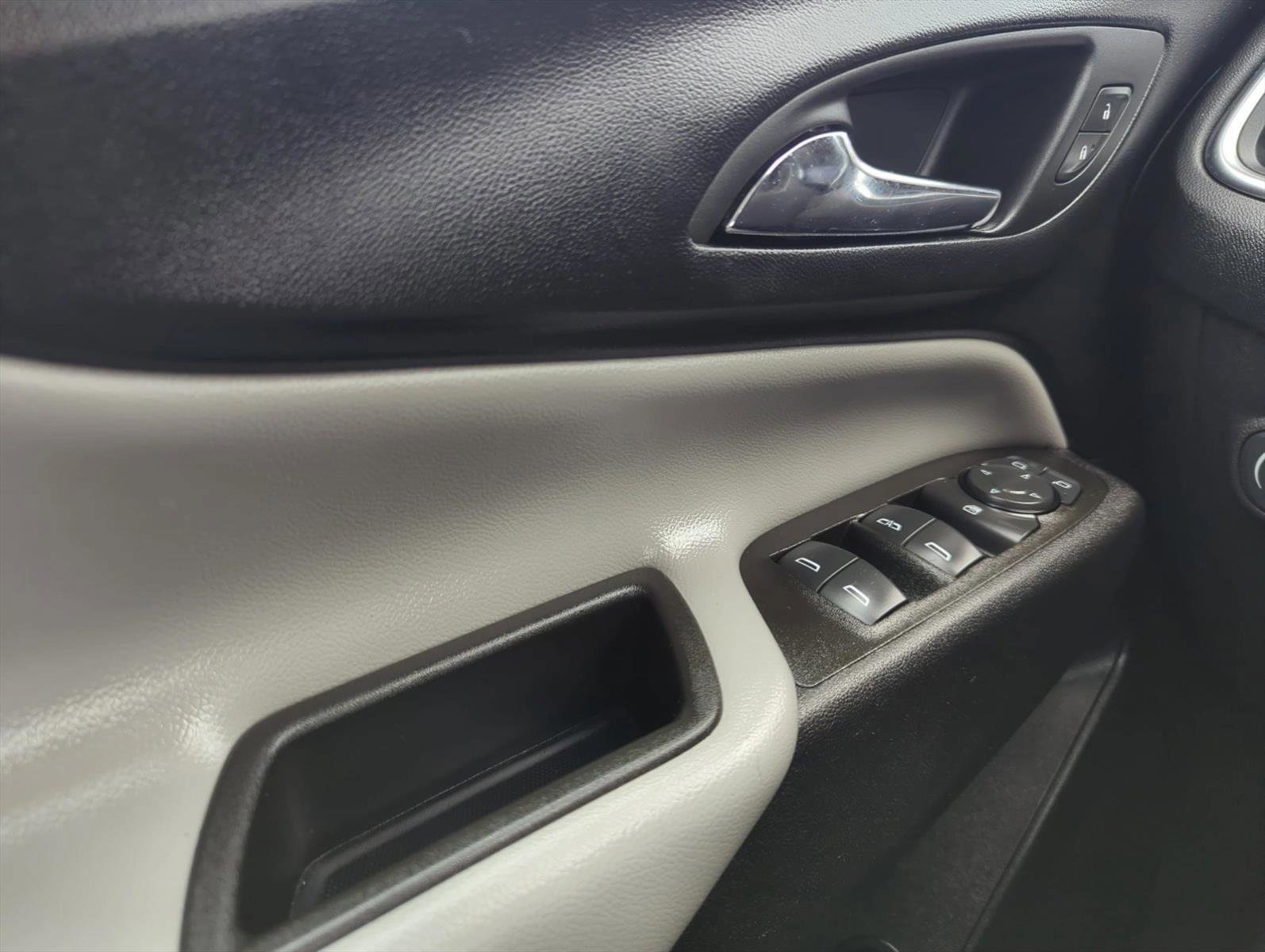 Used 2024 Chevrolet Equinox LT FWD image 28
