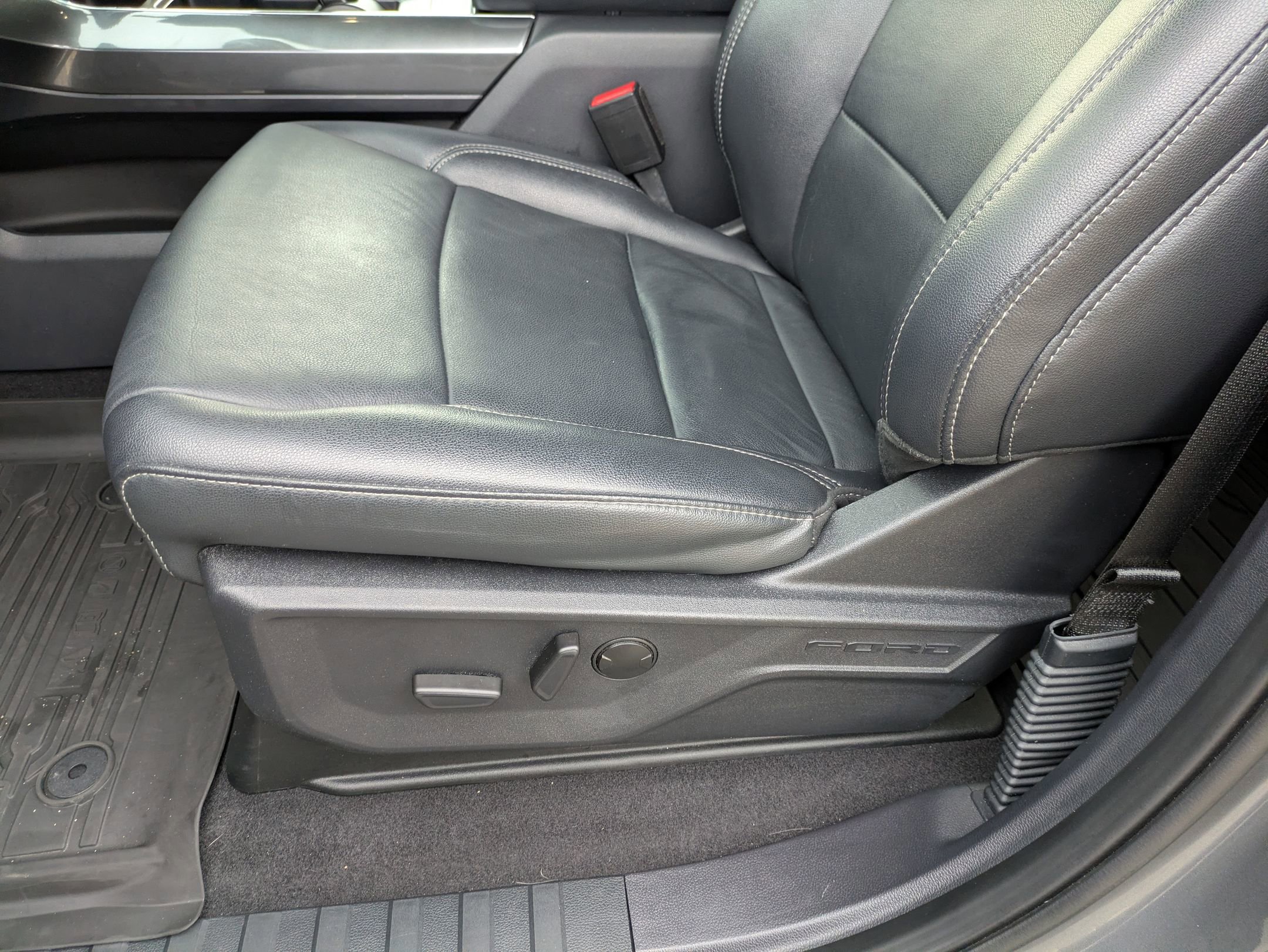 Certified 2023 Ford F150 XLT w/ Equipment Group 302A High image 14