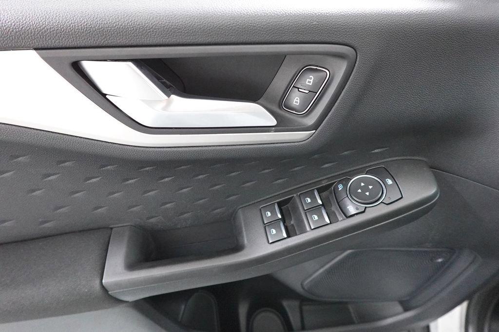 Certified 2020 Ford Escape SE image 9