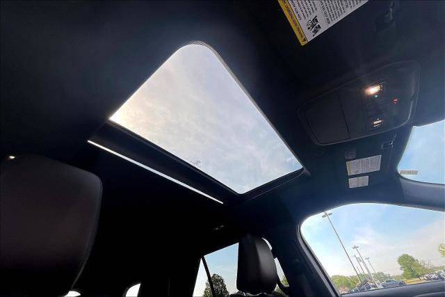 Certified 2025 Ford Explorer Platinum w/ Ultimate Package image 12