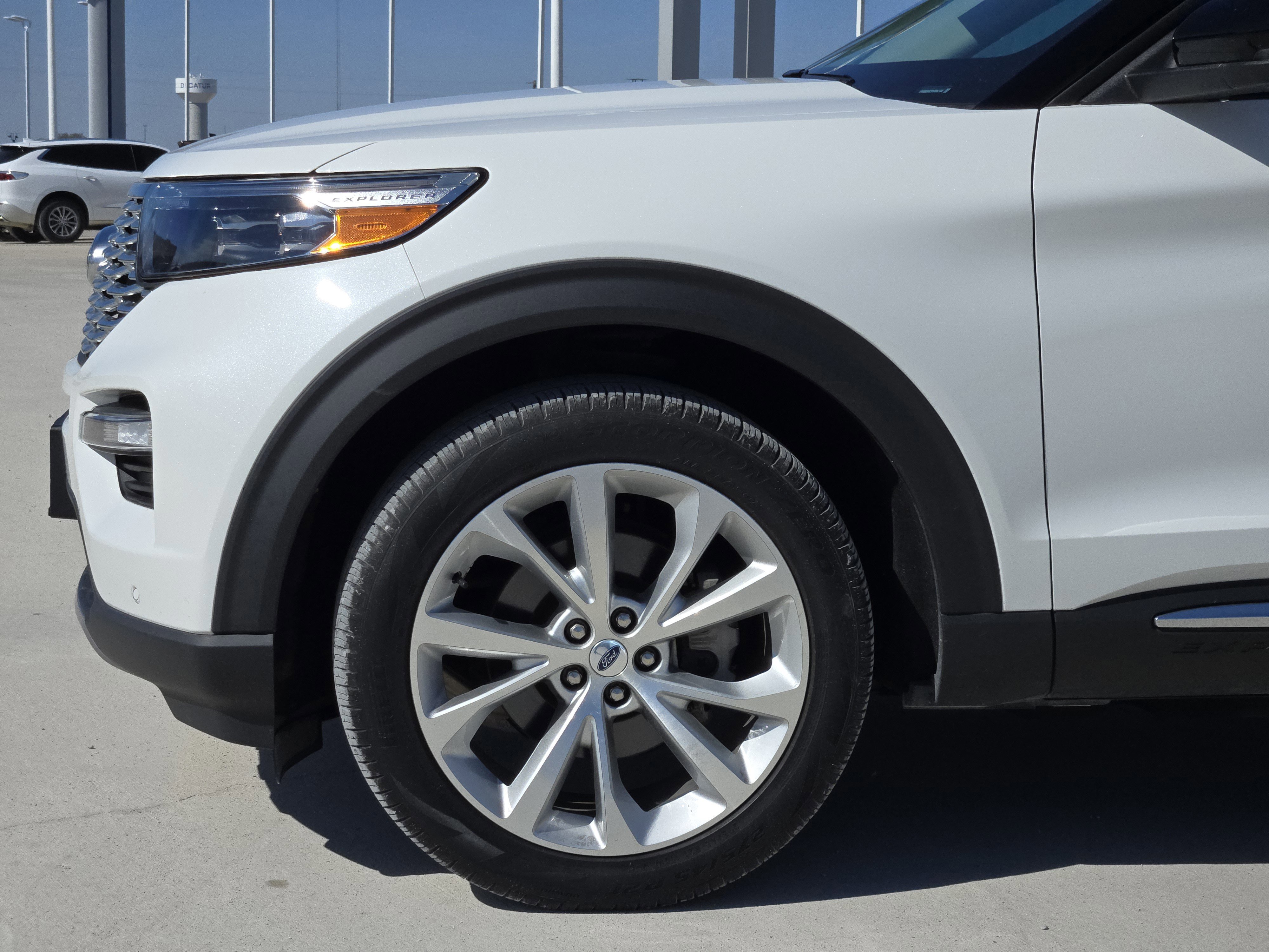 Certified 2023 Ford Explorer Platinum w/ Technology Package image 8