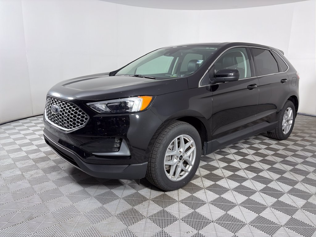 Certified 2024 Ford Edge SEL AWD/4WD image 3