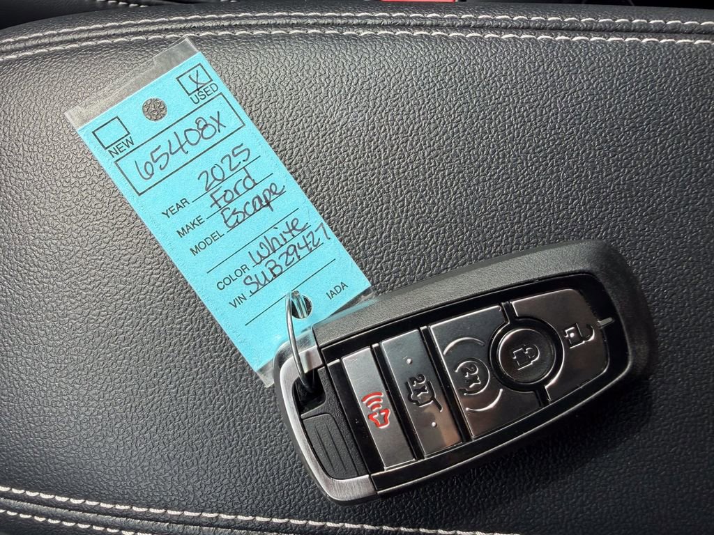 Certified 2025 Ford Escape SE image 31