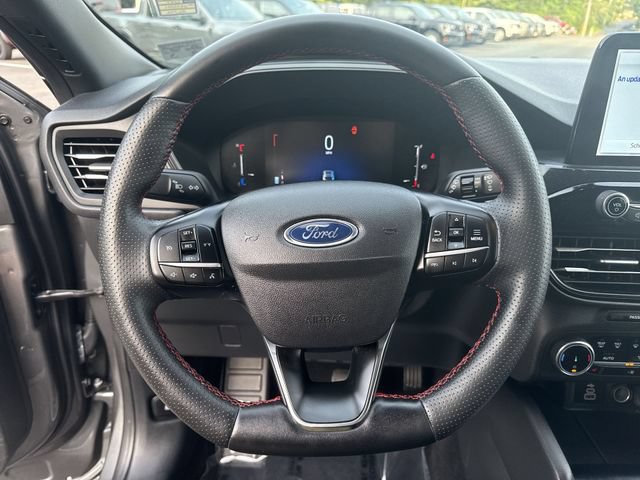 Certified 2025 Ford Escape ST-Line Select AWD/4WD image 14