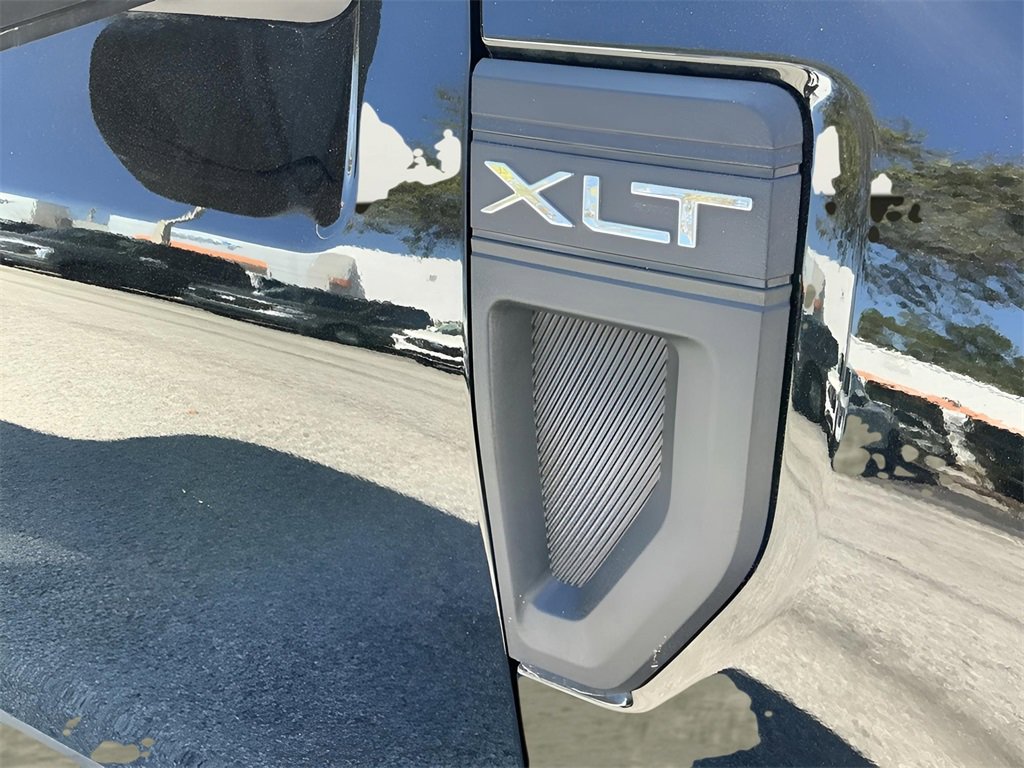 Certified 2025 Ford Maverick XLT w/ Equipment Group 302A image 16