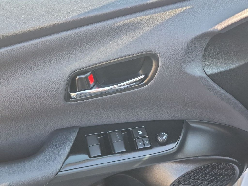 Used 2022 Toyota Prius Prime LE FWD image 11