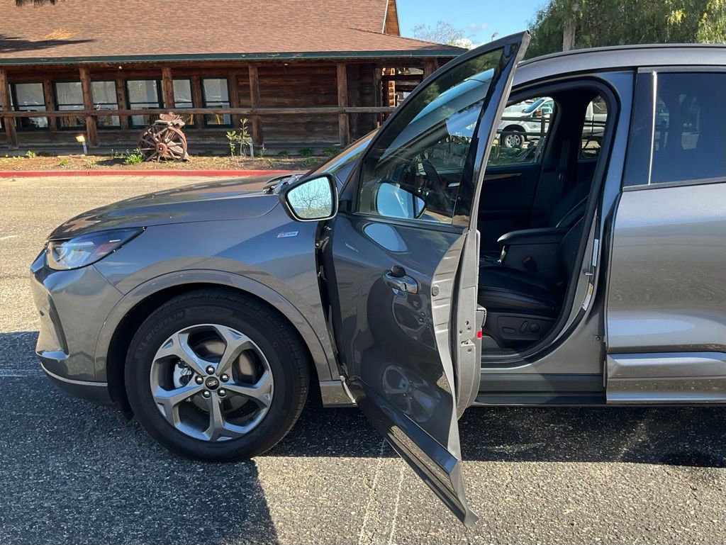 Certified 2024 Ford Escape ST-Line w/ Tech Pack #1 image 53