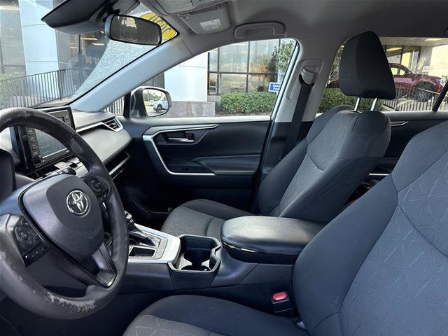 Used 2020 Toyota RAV4 XLE FWD image 4