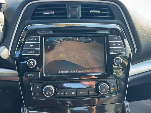 Used 2023 Nissan Maxima SL FWD image 22
