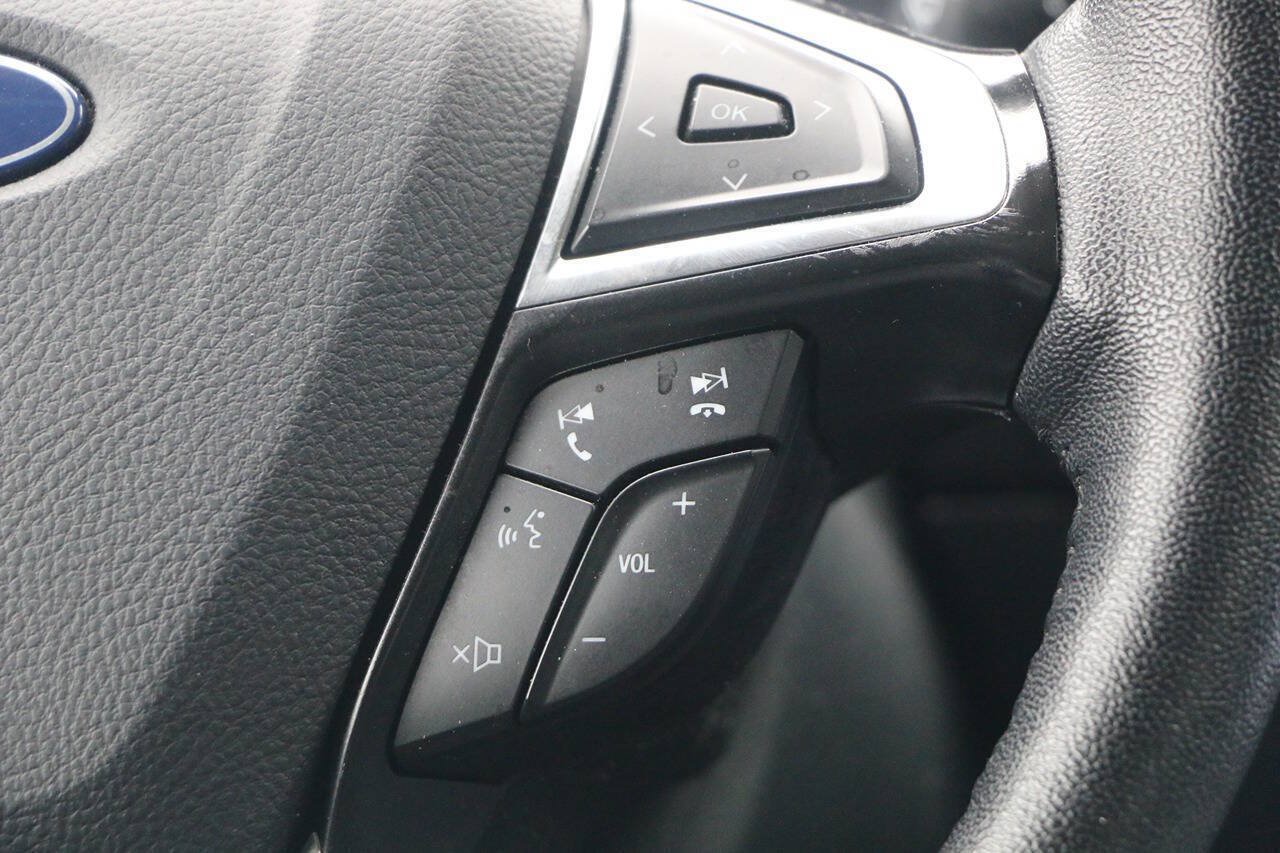 Certified 2024 Ford Edge SEL AWD/4WD image 17