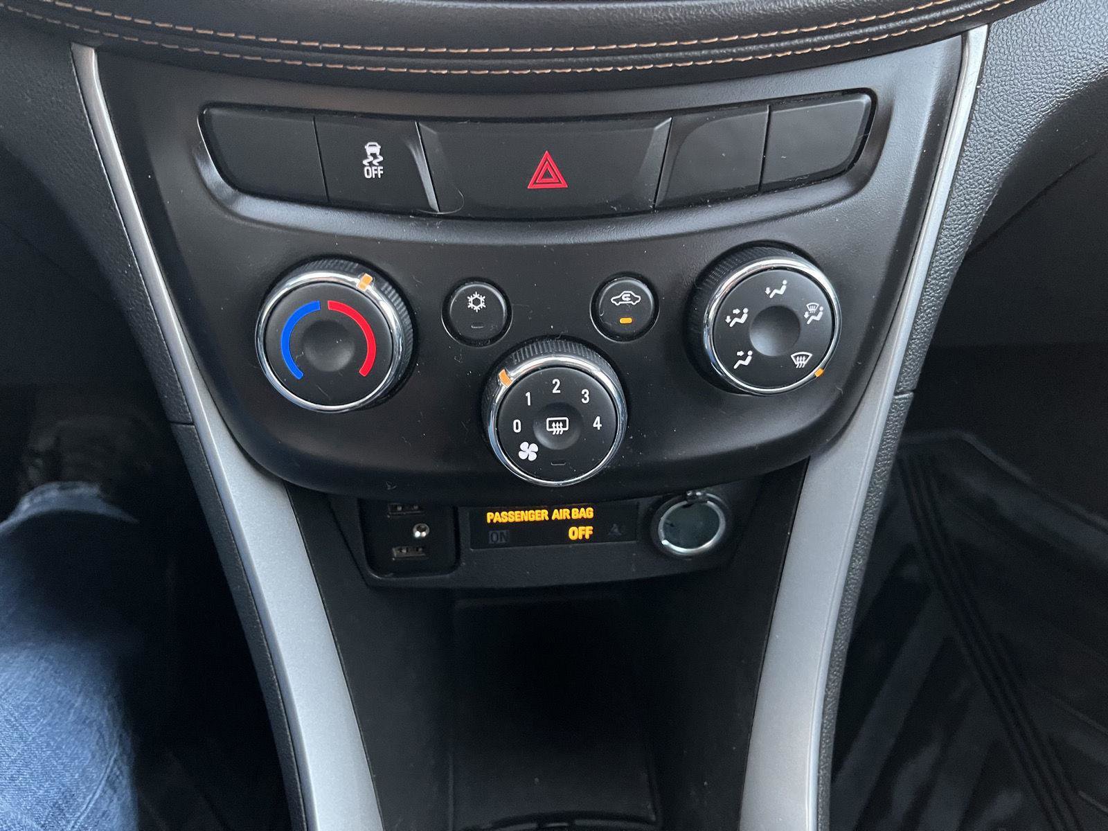 Used 2019 Chevrolet Trax LT w/ LT Convenience Package image 26