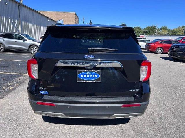 Certified 2021 Ford Explorer XLT w/ Equipment Group 202A image 4