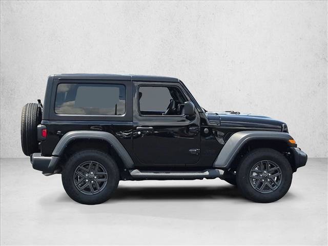 Used 2025 Jeep Wrangler Sport AWD/4WD image 4