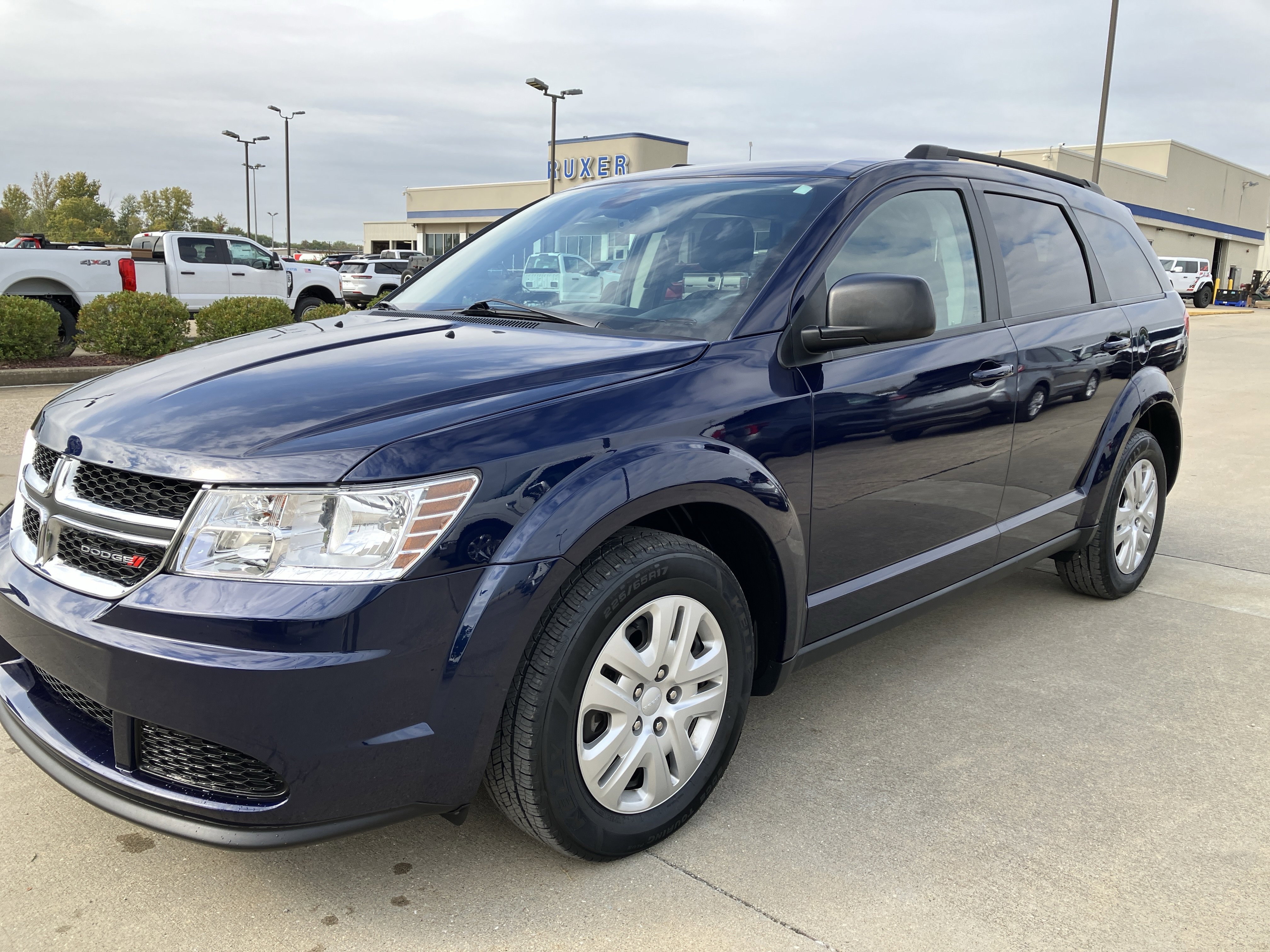 Used 2020 Dodge Journey SE