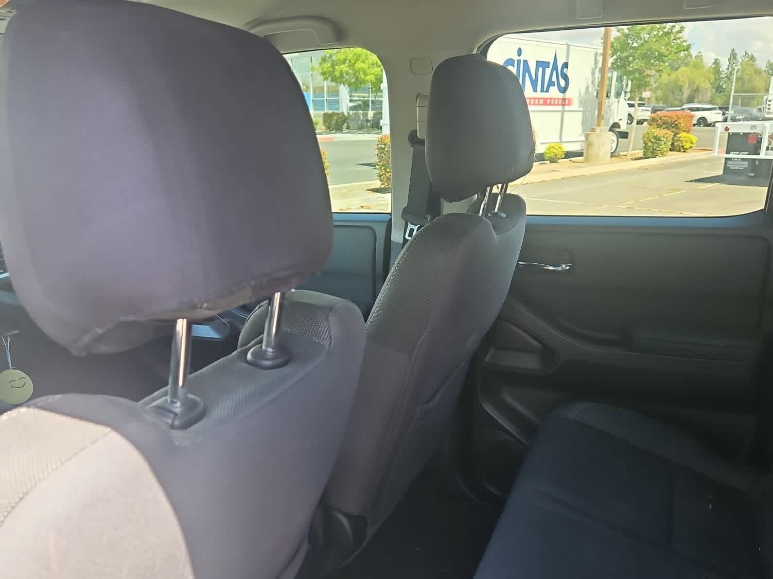 Used 2022 Nissan Frontier SV image 11