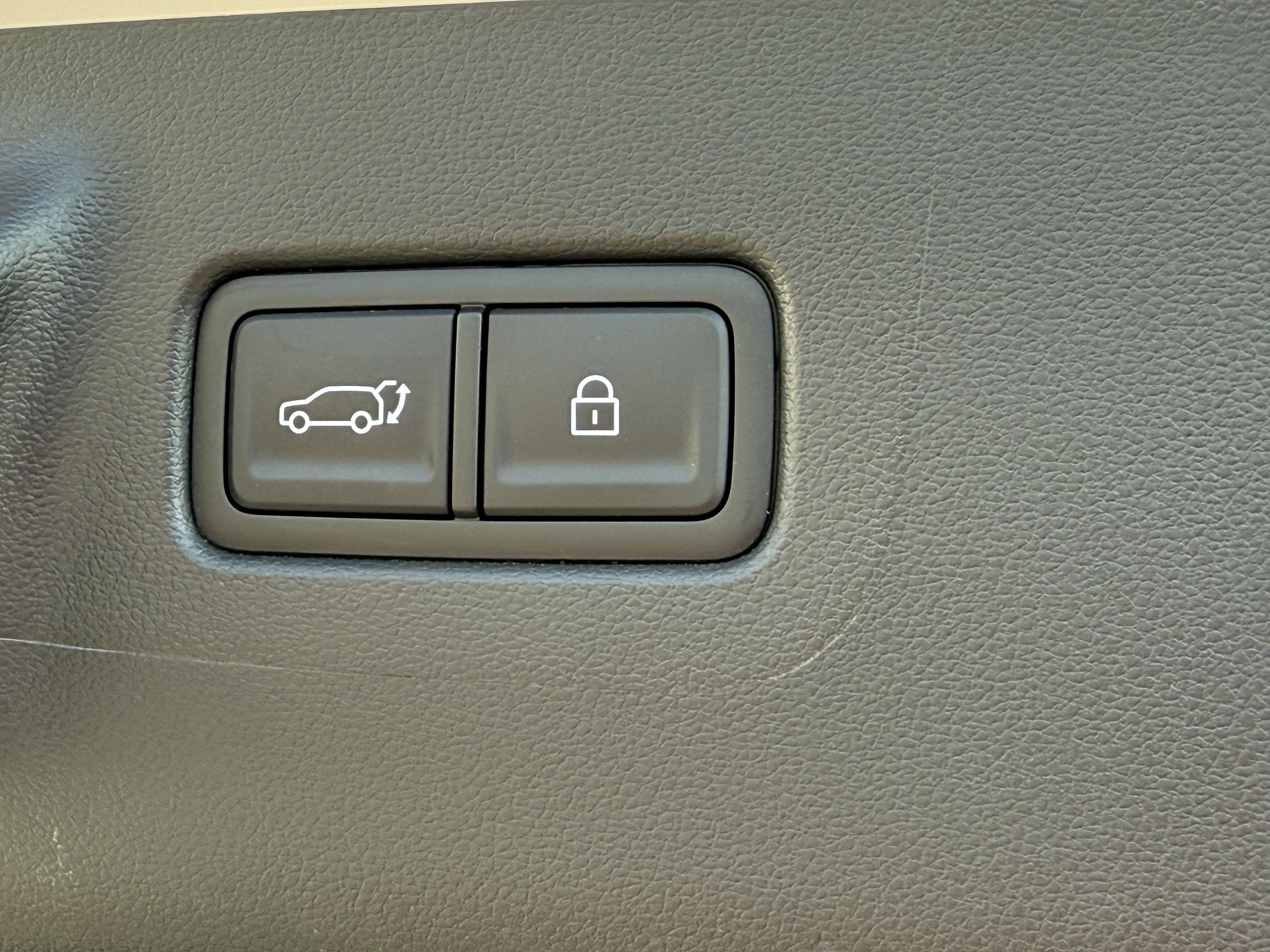 Used 2025 Hyundai Santa Fe Limited image 14