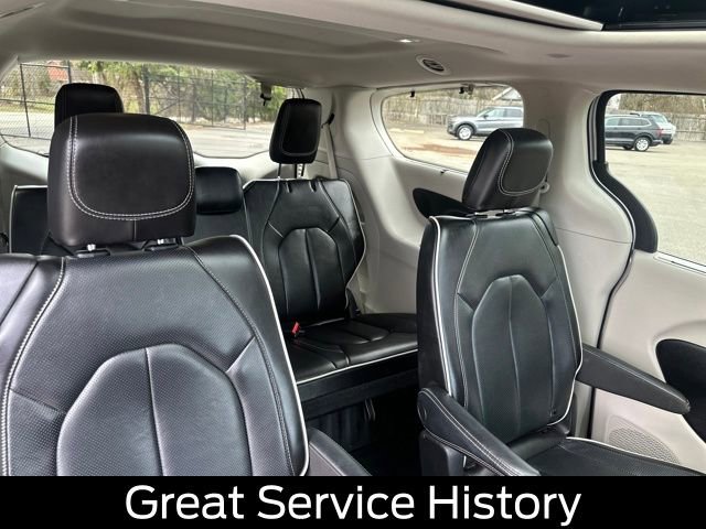 Used 2023 Chrysler Pacifica Limited FWD image 16