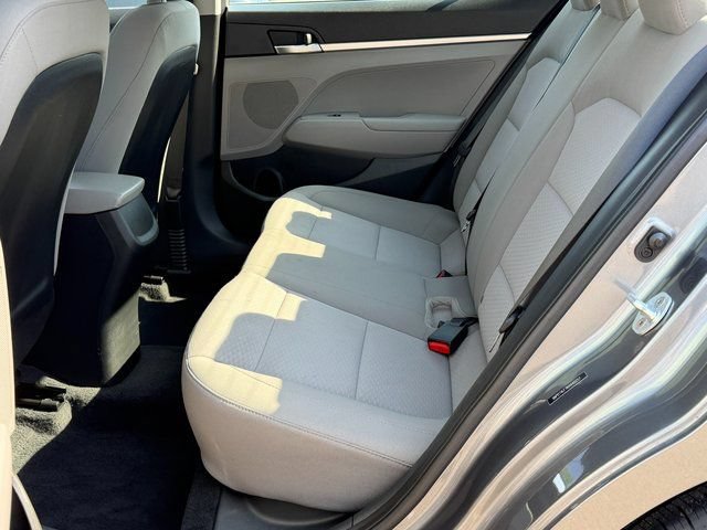 Used 2019 Hyundai Elantra SE w/ Cargo Package FWD image 7