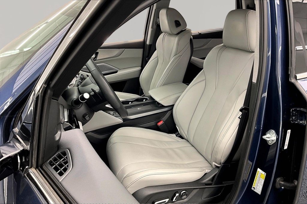 Used 2025 Acura MDX w/ Technology Package FWD image 25