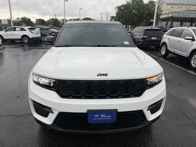 Used 2023 Jeep Grand Cherokee Altitude image 2