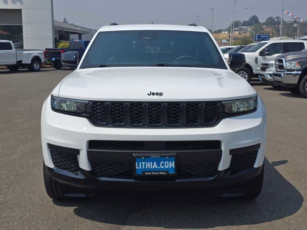 Used 2023 Jeep Grand Cherokee L Laredo AWD/4WD image 8