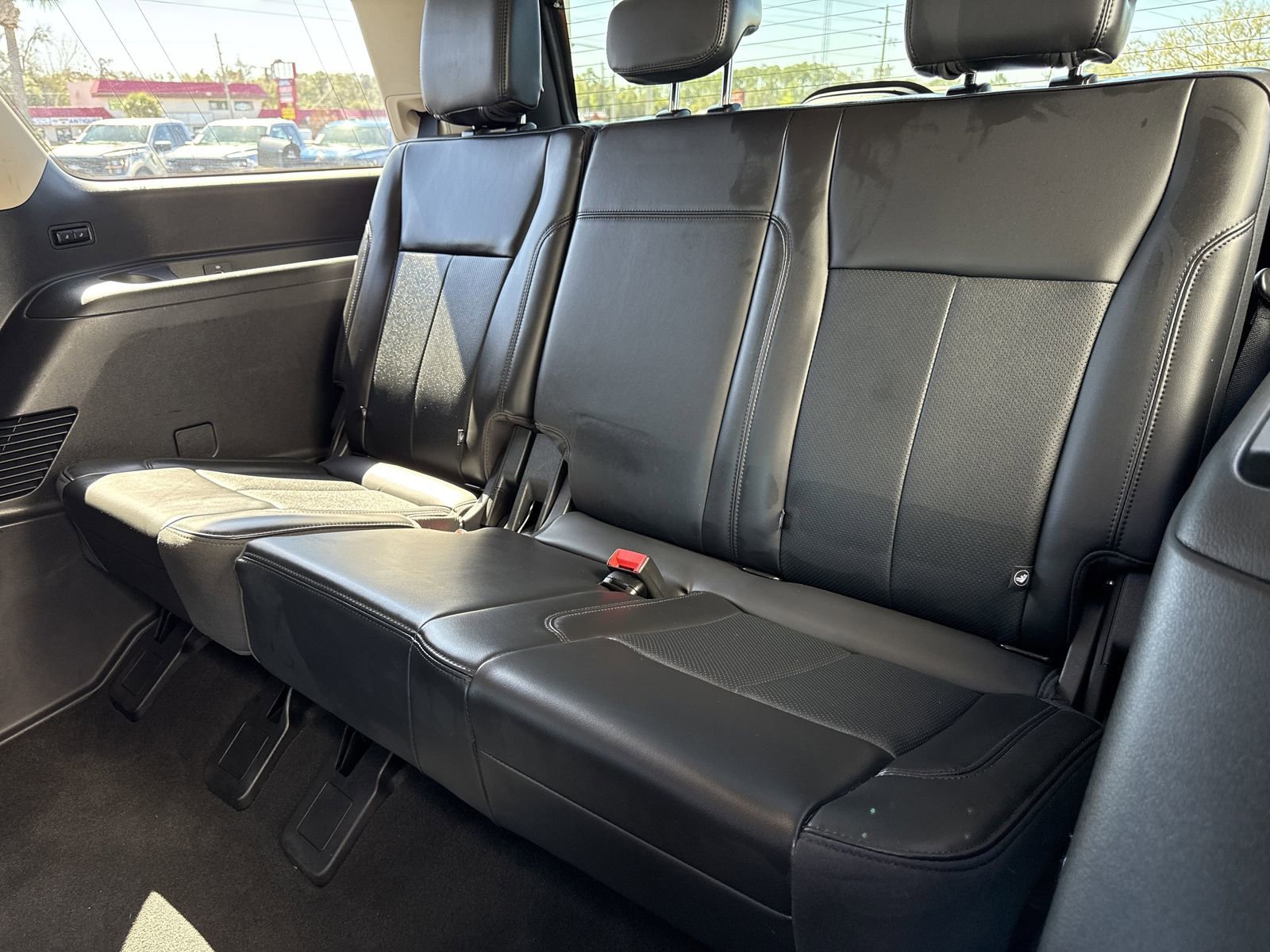 Certified 2024 Ford Expedition XLT image 16