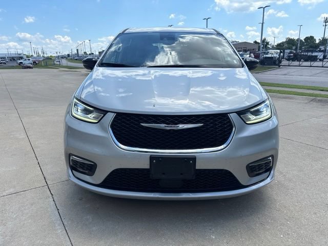 Used 2024 Chrysler Pacifica Limited FWD image 3