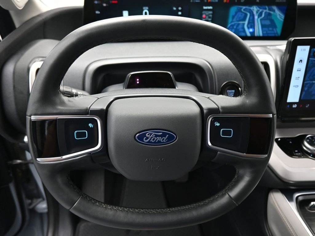 Certified 2025 Ford Expedition Active AWD/4WD image 13