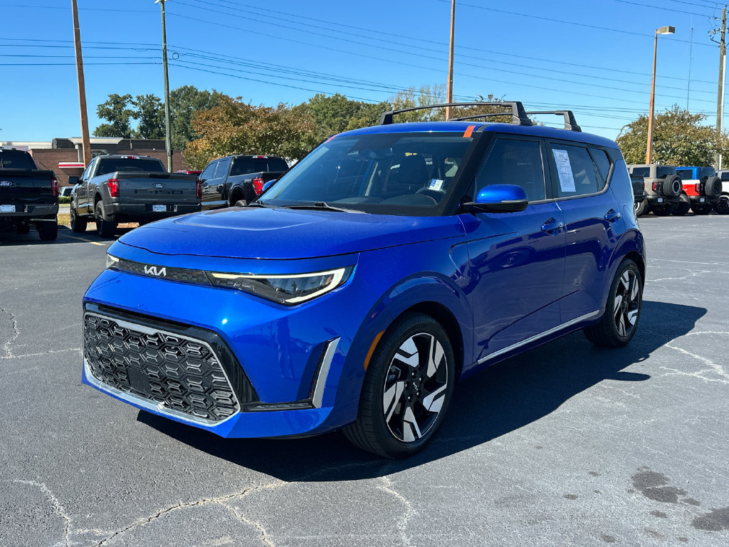 Used 2023 Kia Soul GT-Line w/ GT-Line Technology Package FWD image 3