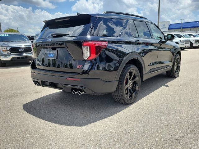 Certified 2022 Ford Explorer ST w/ Equipment Group 401A AWD/4WD image 4