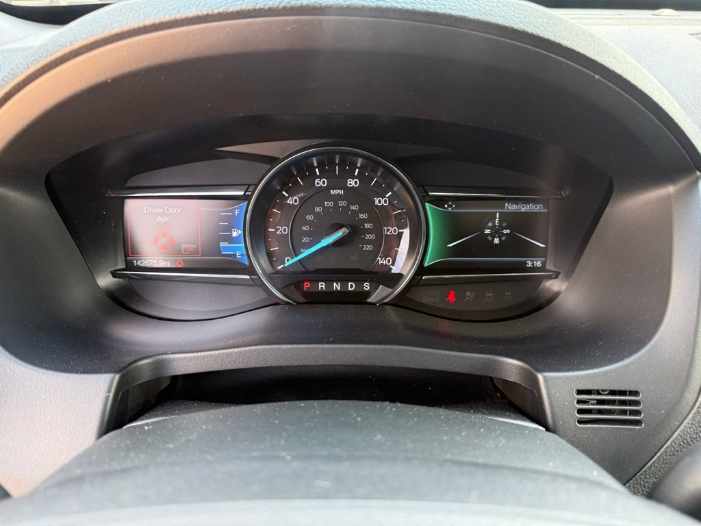 Certified 2018 Ford Explorer XLT w/ Equipment Group 202A AWD/4WD image 31
