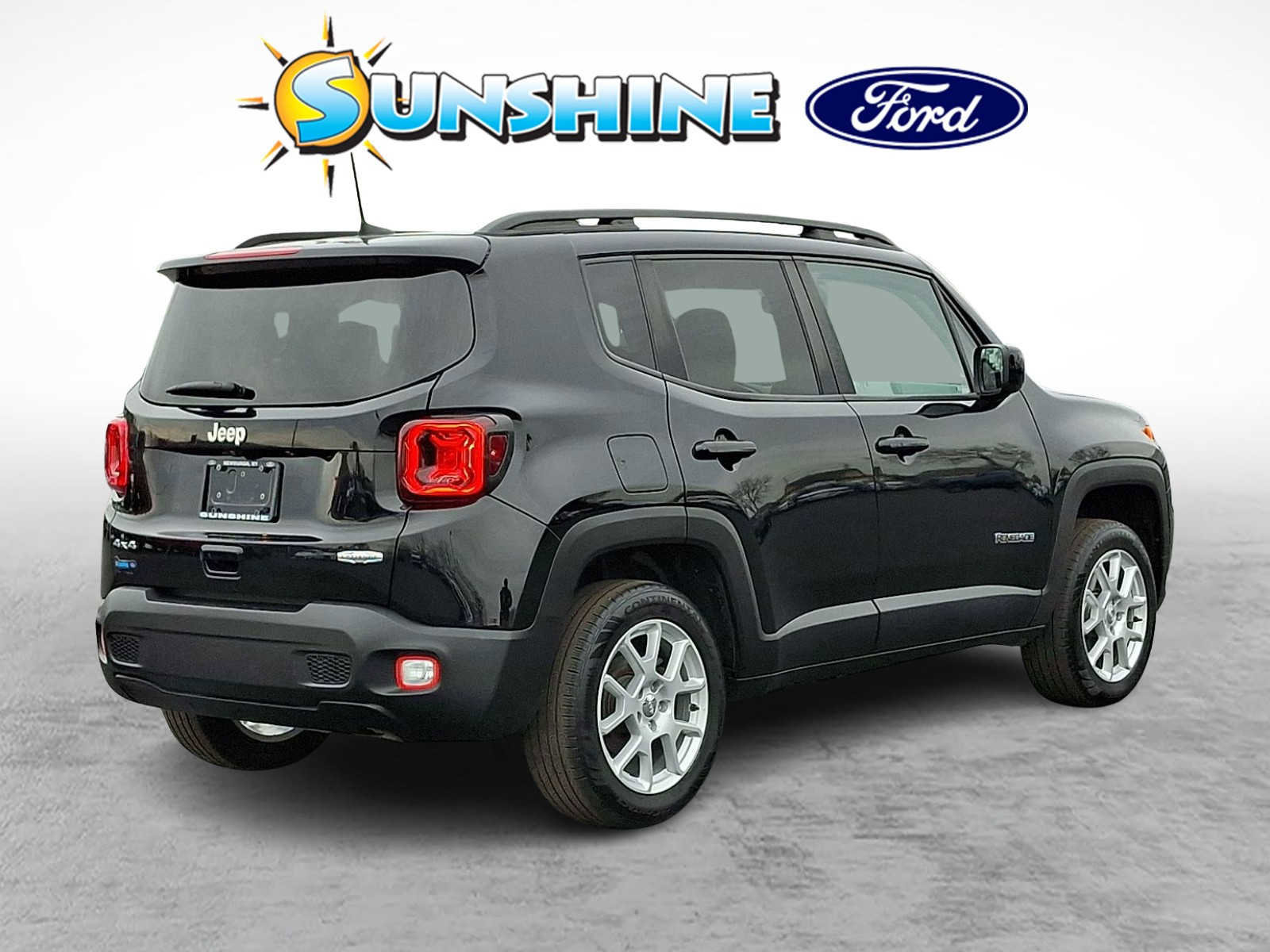 Used 2019 Jeep Renegade Latitude w/ UConnect 8.4 Nav Group image 4