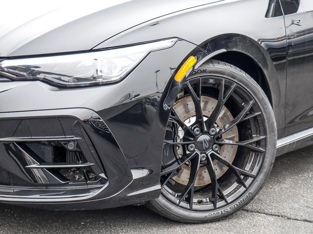 Used 2025 Volkswagen Golf R 2.0T image 3