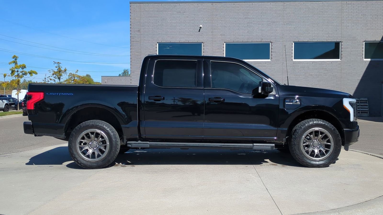 Certified 2022 Ford F150 Lightning Lariat image 8