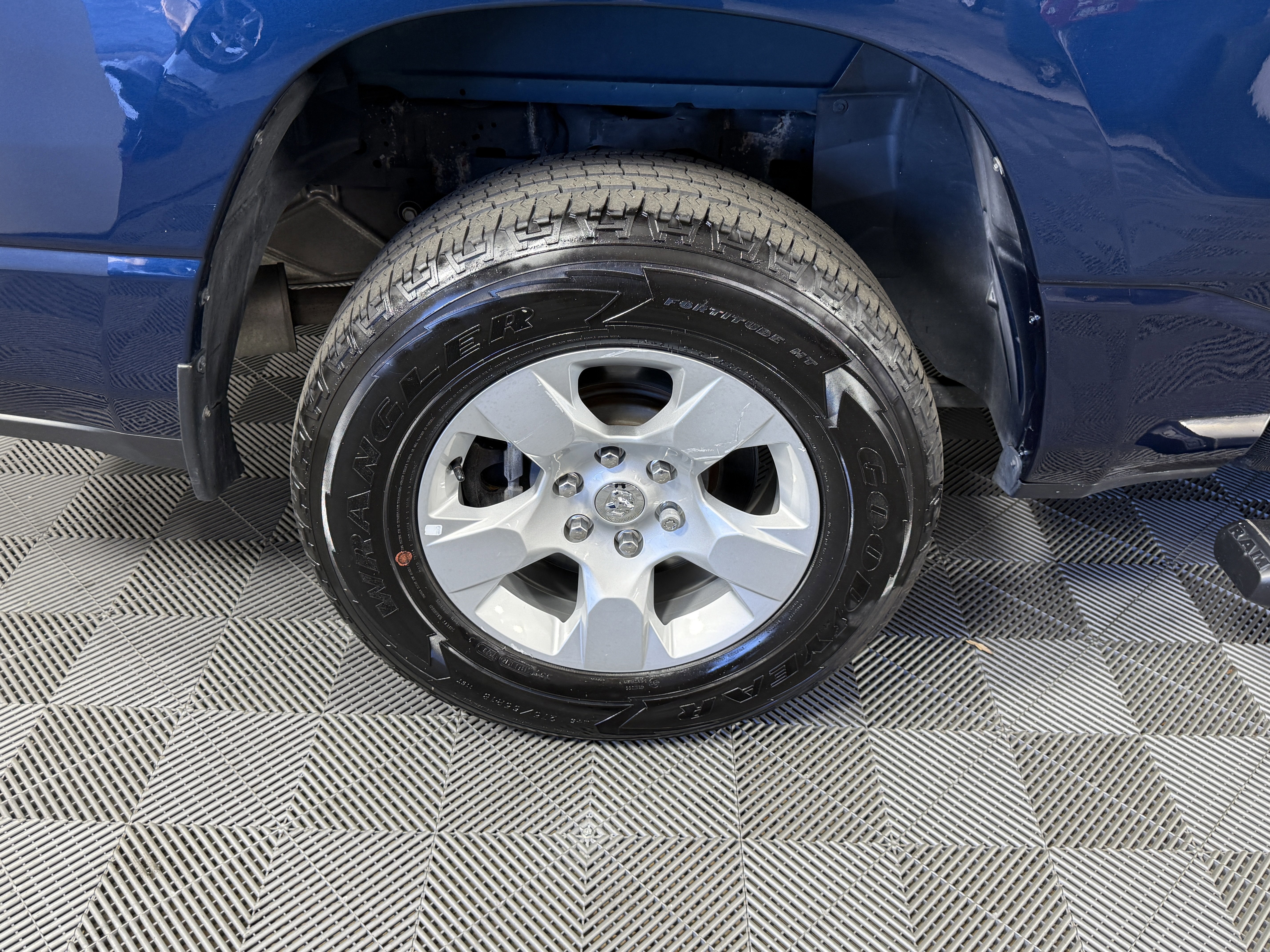 Used 2023 RAM 1500 Big Horn AWD/4WD image 29