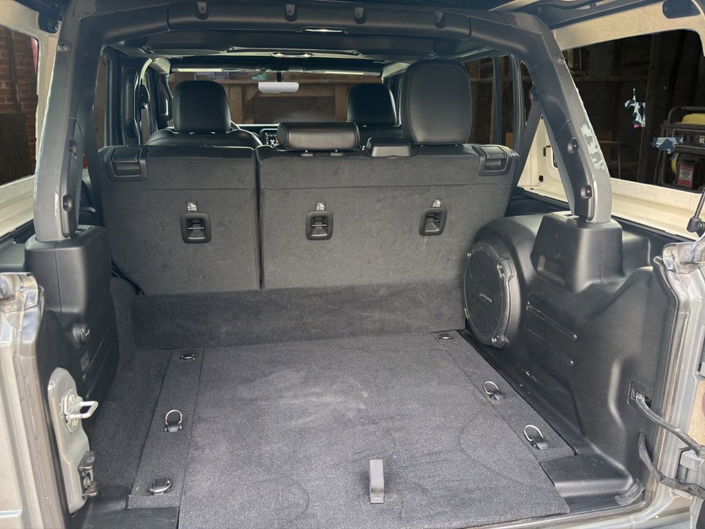 Used 2021 Jeep Wrangler Unlimited Sahara w/ Cold Weather Group image 10