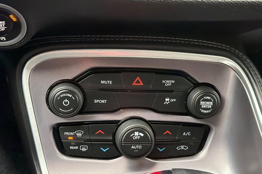 Used 2019 Dodge Challenger SXT image 19