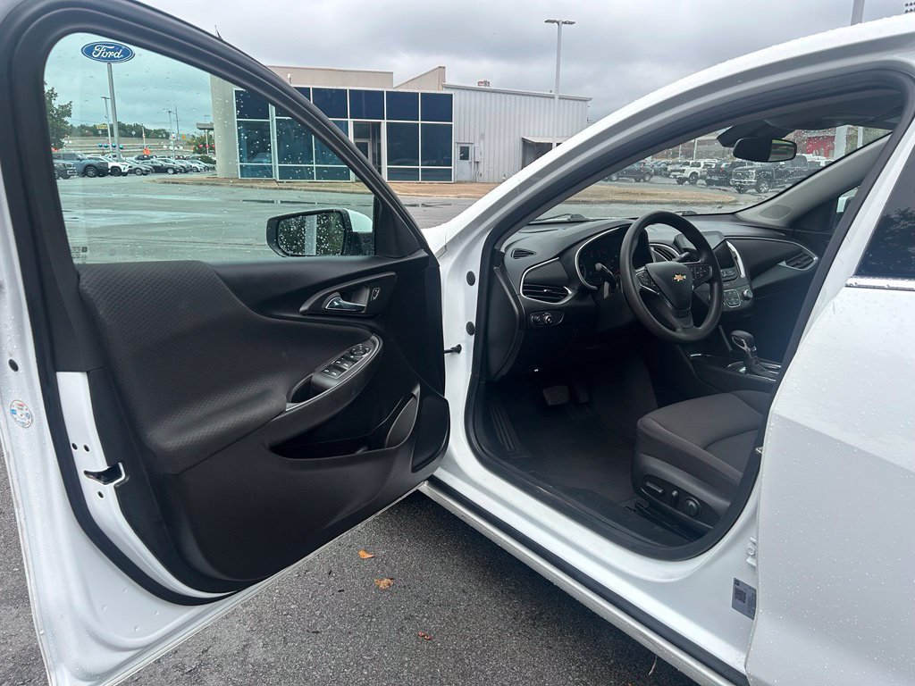 Used 2023 Chevrolet Malibu LT FWD image 10