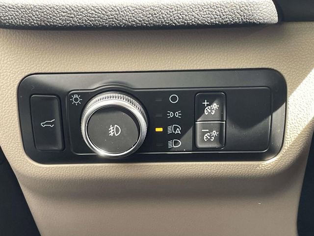 Certified 2020 Ford Escape Titanium image 17