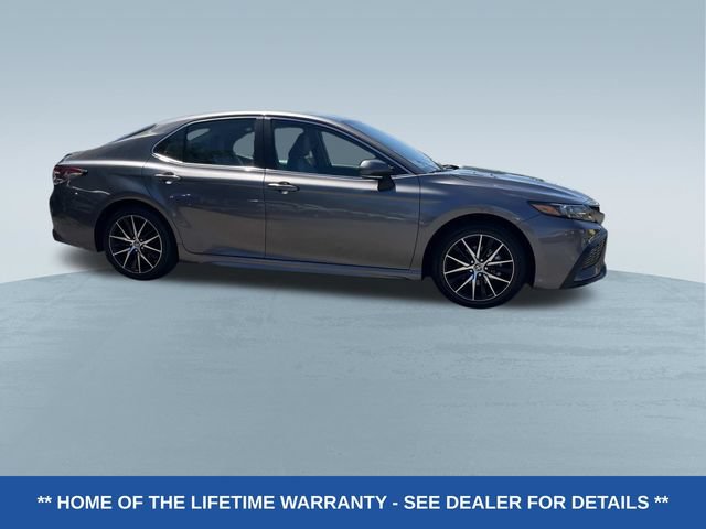 Used 2024 Toyota Camry SE FWD image 3