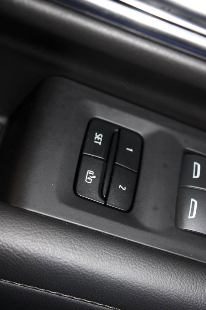 Used 2023 Chevrolet Suburban Z71 w/ Luxury Package image 44