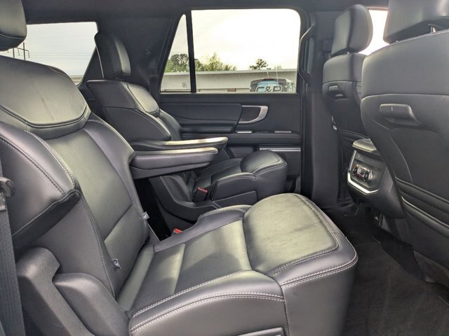 Certified 2025 Ford Expedition Max Platinum w/ Stealth Appearance Package AWD/4WD image 37