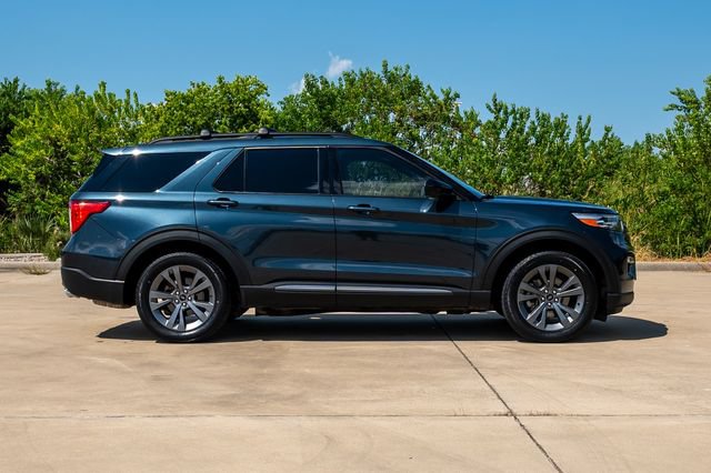 Certified 2022 Ford Explorer XLT w/ Equipment Group 202A RWD image 3